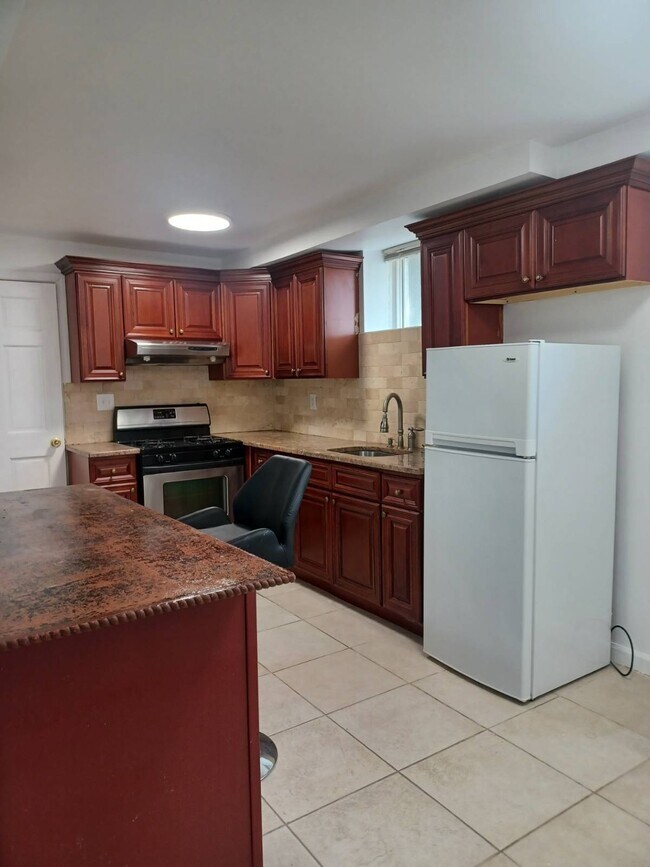 155-155-78 78th St in Howard Beach, NY - Building Photo - Building Photo