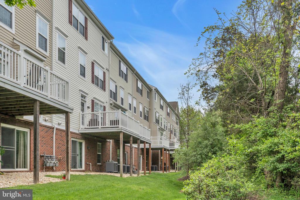 21723 Indian Summer Terrace in Sterling, VA - Building Photo