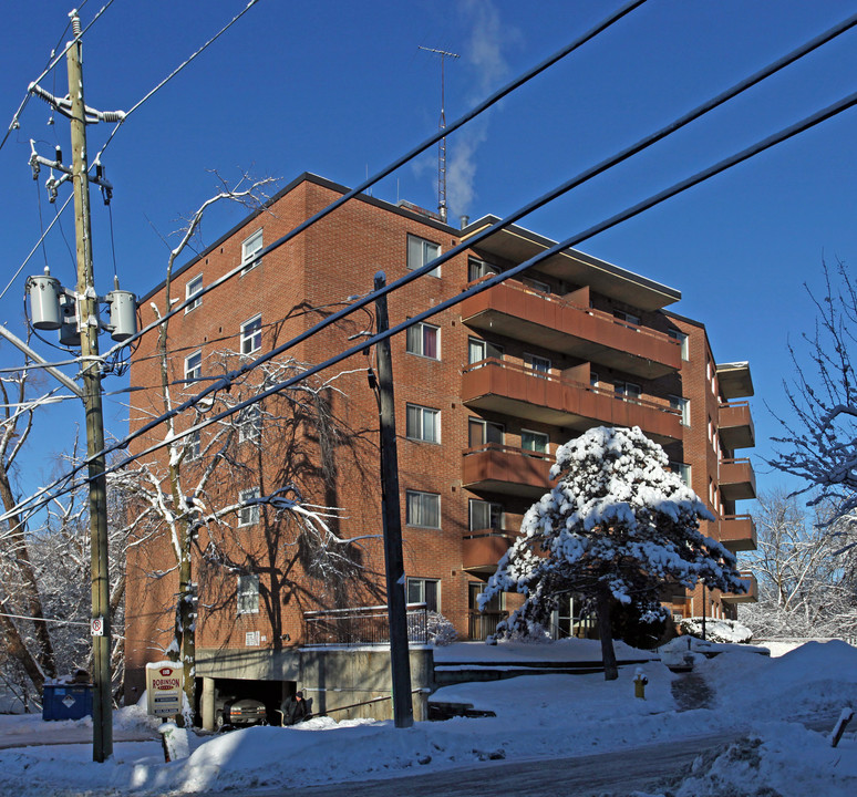 118 Robinson St in Markham, ON - Building Photo