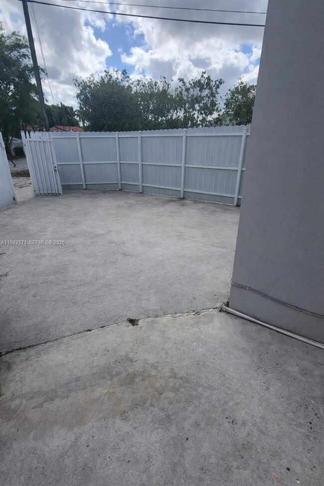 7866 NW 174th St in Hialeah, FL - Building Photo - Building Photo