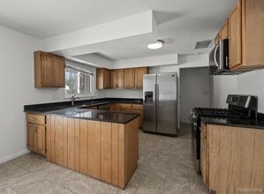 5570 Forman Dr in Bloomfield Hills, MI - Foto de edificio - Building Photo