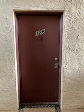 3840 N Lake Dr in Tampa, FL - Building Photo - Building Photo