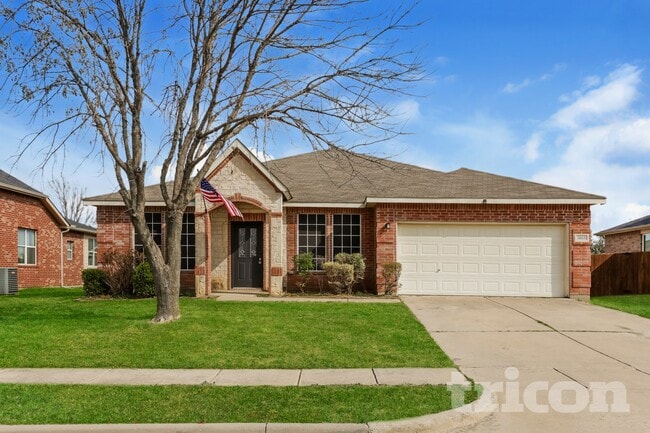 property at 3413 Fashion St