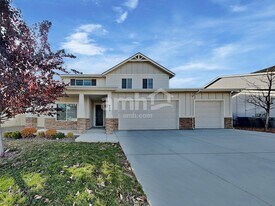 901 N Barkvine Ave in Star, ID - Building Photo