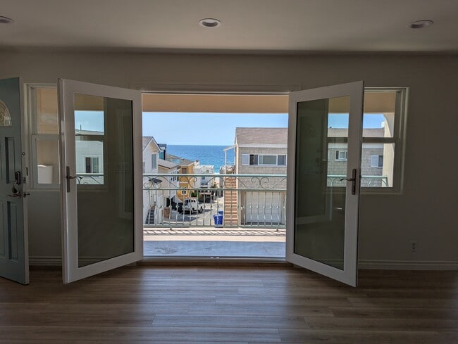 3112 Manhattan Ave, Unit A in Manhattan Beach, CA - Building Photo - Building Photo