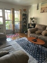 142-22 Pershing Crescent in Queens, NY - Building Photo - Building Photo