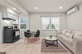 610 E Fairview Blvd, Unit 610 in Inglewood, CA - Foto de edificio - Building Photo