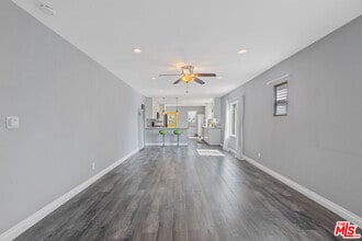 3111 W 69th St in Los Angeles, CA - Building Photo - Building Photo