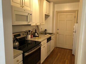 138 Beacon St, Unit 4 in Boston, MA - Building Photo - Building Photo