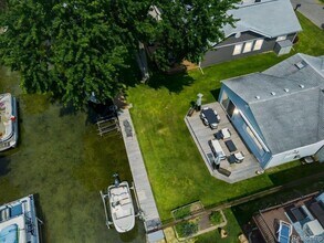 1466 Rossdale Dr in Waterford, MI - Building Photo - Building Photo