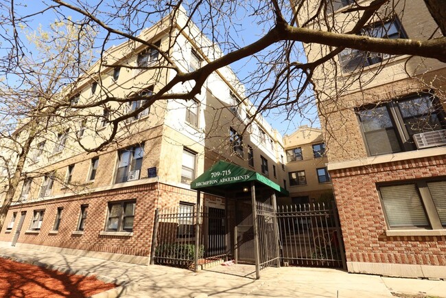 property at 714 W Brompton Ave