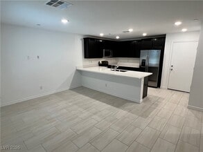 10718 Norfolk View Ct in Las Vegas, NV - Building Photo - Building Photo