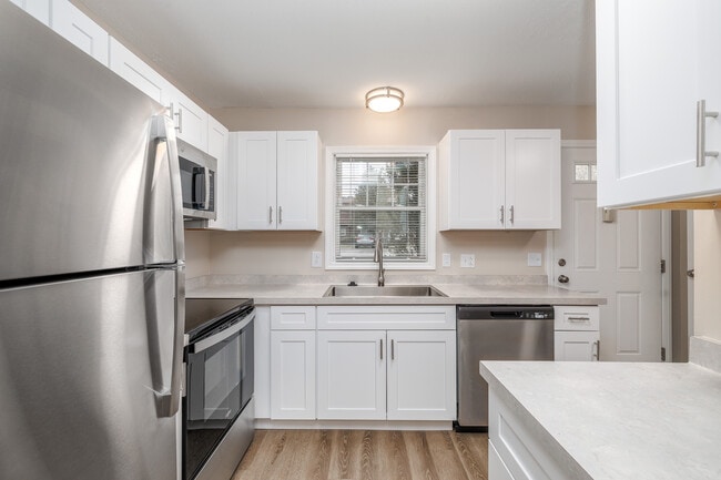 The Meadows at Ithaca Townhomes in Ithaca, NY - Building Photo - Interior Photo