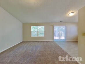 740 Kingston Cir in Brownsburg, IN - Foto de edificio - Building Photo