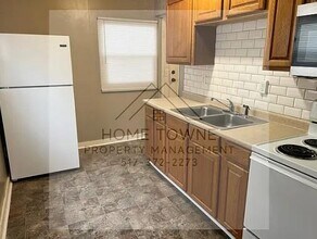1335 Roosevelt Ave in Lansing, MI - Building Photo - Building Photo