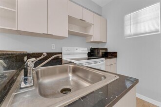 1421 SW 3rd St in Miami, FL - Building Photo - Building Photo