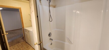 81 10th St in Belgrade, MT - Building Photo - Building Photo