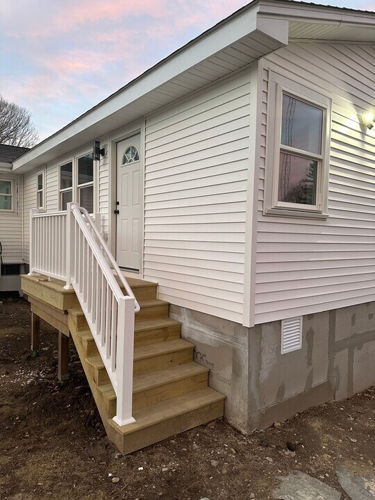 19 Leslie Rd, Unit ADU Apartment Unit in Worcester, MA - Building Photo