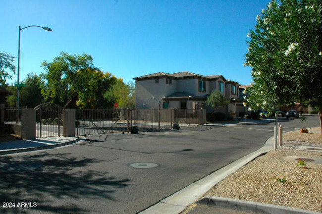 3540 W Kathleen Rd in Phoenix, AZ - Foto de edificio - Building Photo