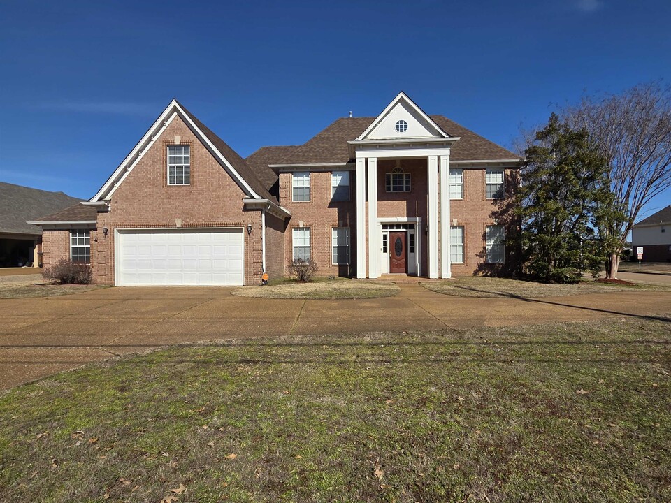 8156 Old Brownsville Rd in Arlington, TN - Building Photo