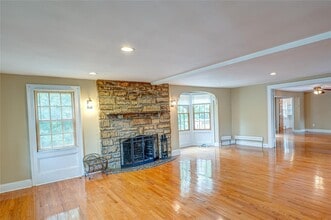 79 Green St in Huntington, NY - Building Photo - Building Photo