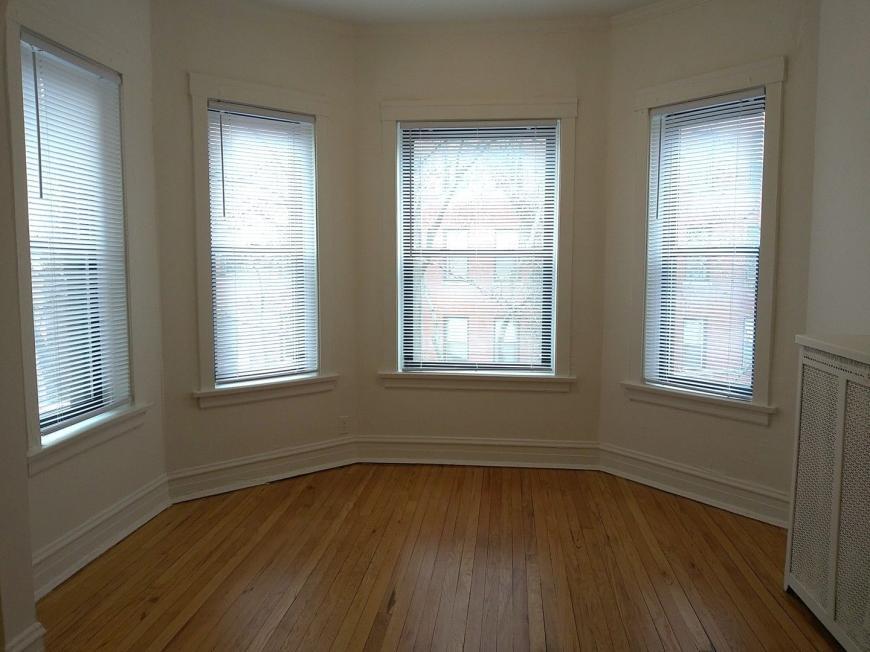 705 W Cornelia Ave in Chicago, IL - Building Photo