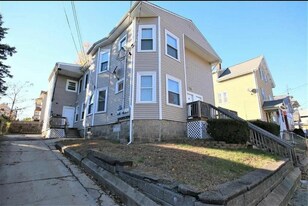 102 1st Ave in Woonsocket, RI - Building Photo