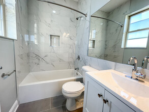 5424 N Ashland Ave, Unit 3F in Chicago, IL - Building Photo - Building Photo
