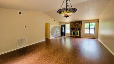214 Station Ln in Kennesaw, GA - Building Photo - Building Photo
