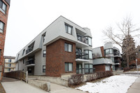 630 57 Ave SW in Calgary, AB - Building Photo - Building Photo