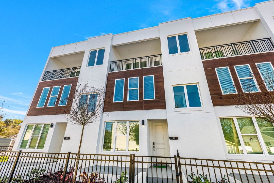 120 E Gladys St in Tampa, FL - Building Photo