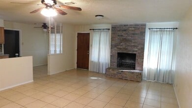 117 Jaimie Way in Del Rio, TX - Building Photo - Building Photo