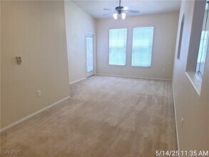 10001 Peace Way in Las Vegas, NV - Building Photo - Building Photo