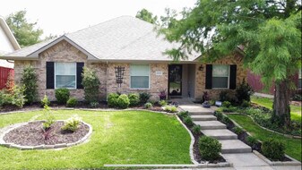 2943 Clear Creek Dr in Rockwall, TX - Building Photo