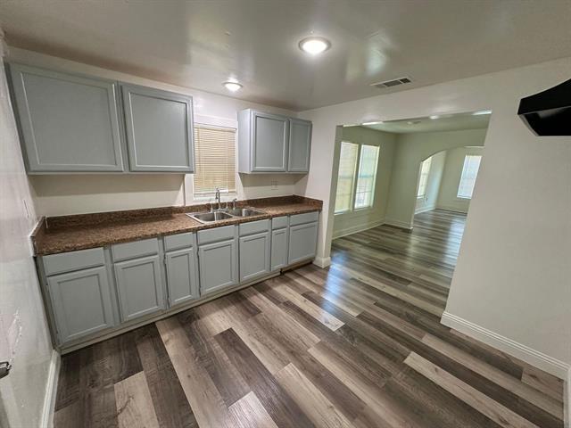 property at 2206 Rockefeller Blvd