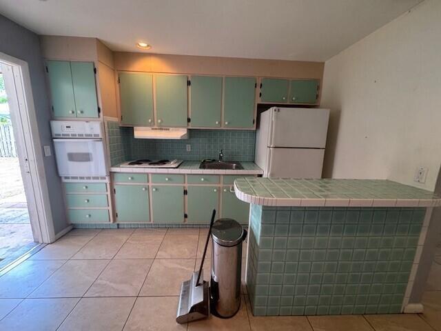 property at 13793 Oleander Ave