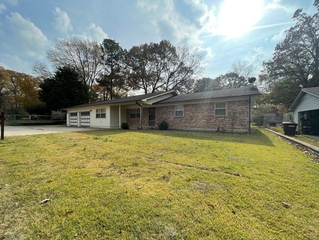 220 Cherrie Ave in North Little Rock, AR - Building Photo - Building Photo