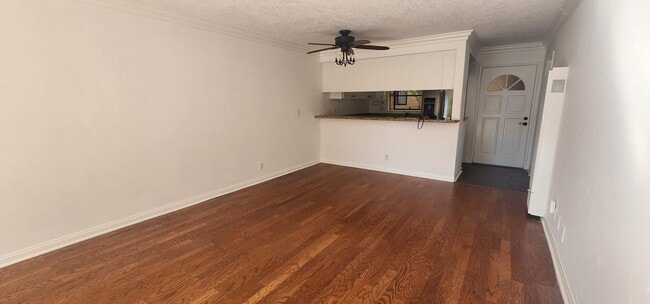 3501 E Ransom St, Unit 101 in Long Beach, CA - Foto de edificio - Building Photo