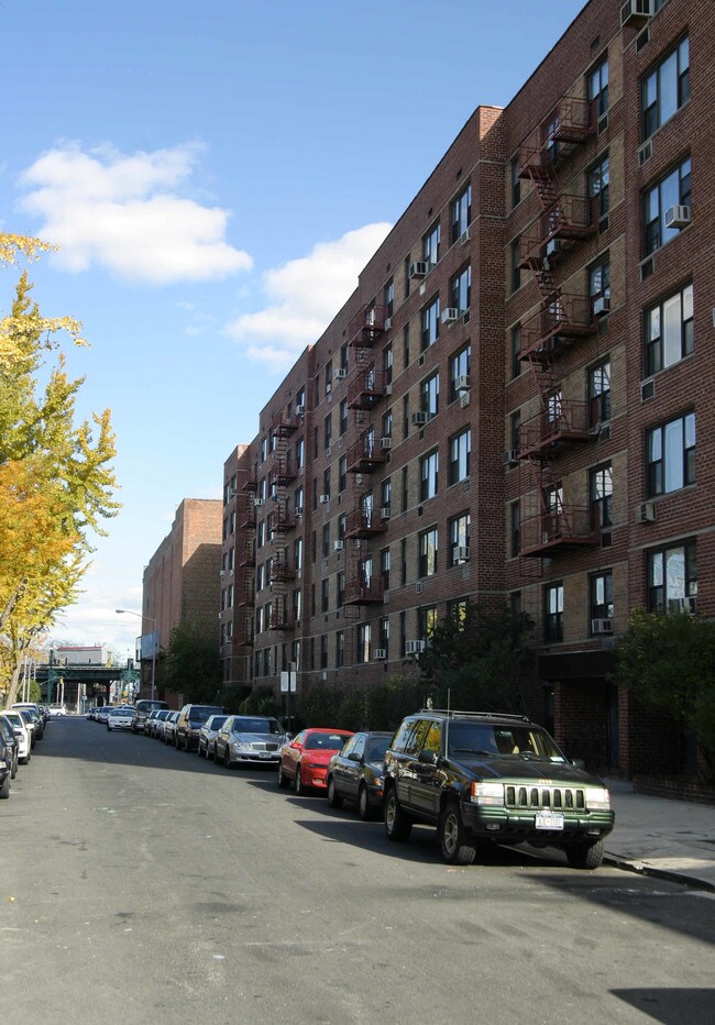 45 Bay 19th St in Brooklyn, NY - Foto de edificio - Building Photo
