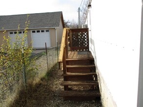 1490-1490 1/2 Thomas Rd in Medford, OR - Building Photo - Building Photo