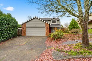 10931 SE Henderson Dr in Portland, OR - Building Photo