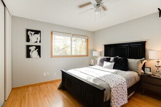 821 Weeks Ave SE in Minneapolis, MN - Building Photo - Building Photo