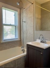 1021 Hudson Rd in St. Paul, MN - Foto de edificio - Building Photo