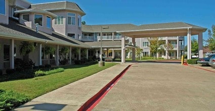 Asher Point Independent Living of Texarkana in Texarkana, TX - Building Photo - Building Photo