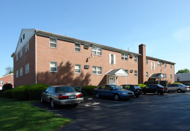 Norris Hills at Locust Street in Norristown, PA - Foto de edificio - Building Photo