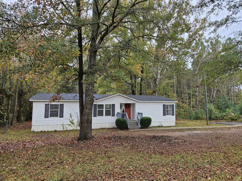 204 Millbank Rd in Wellford, SC - Building Photo