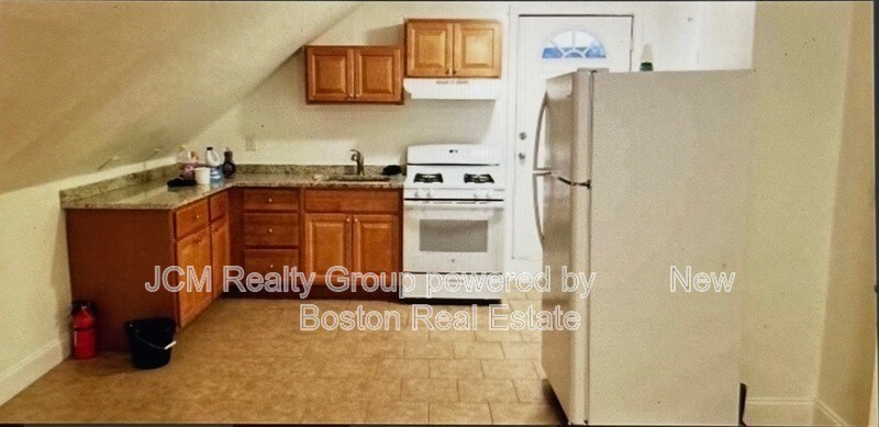 61 Crescent Ave in Chelsea, MA - Building Photo