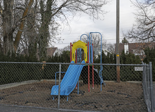 Kingstowne Apartments in Ogden, UT - Foto de edificio - Building Photo