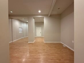 2121 N California Ave, Unit #1 in Chicago, IL - Building Photo - Building Photo