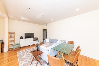 3413 N Elaine Pl, Unit 3 in Chicago, IL - Foto de edificio - Building Photo